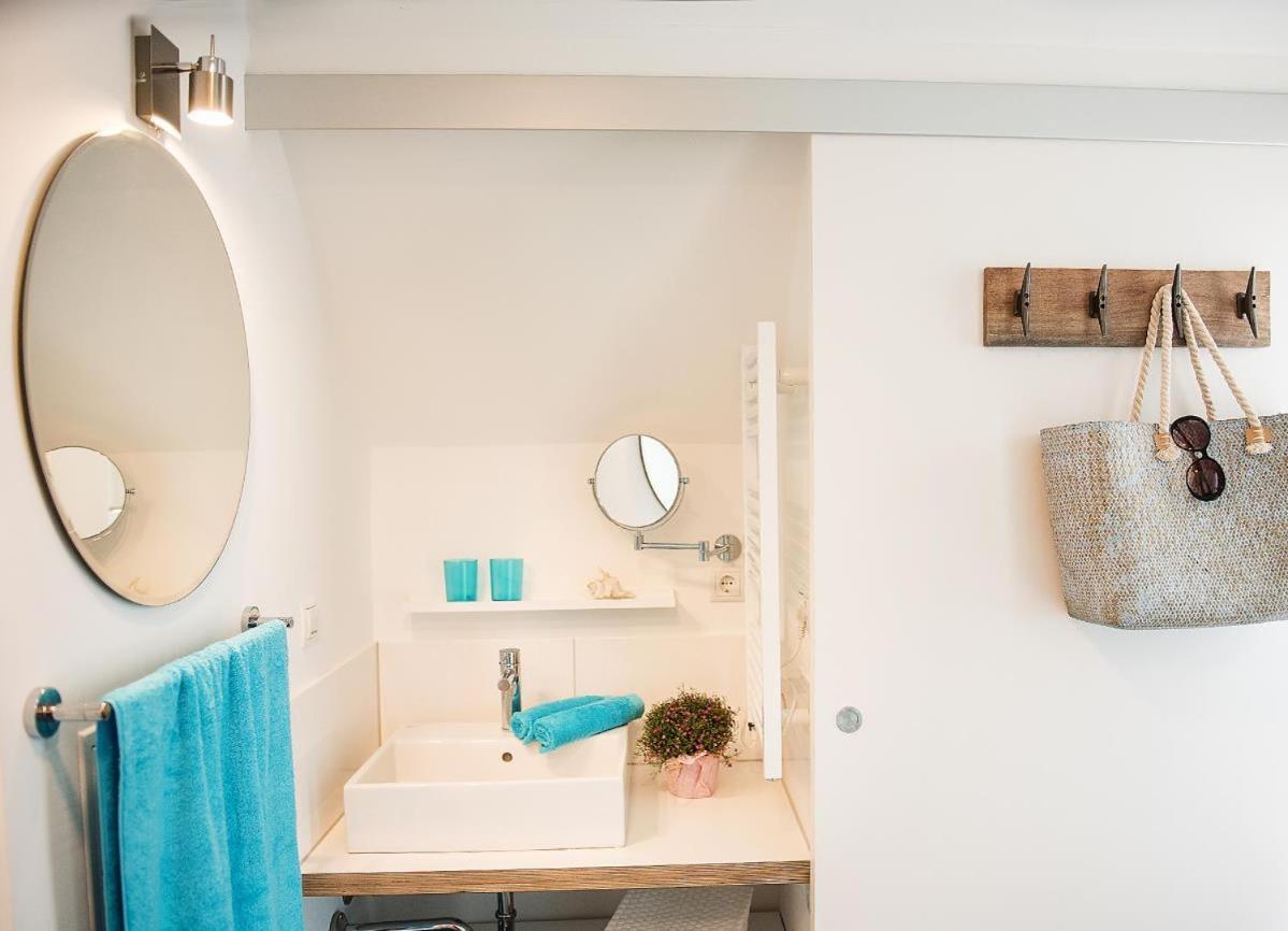 Kleine Krabbe Apartment Busum Bagian luar foto