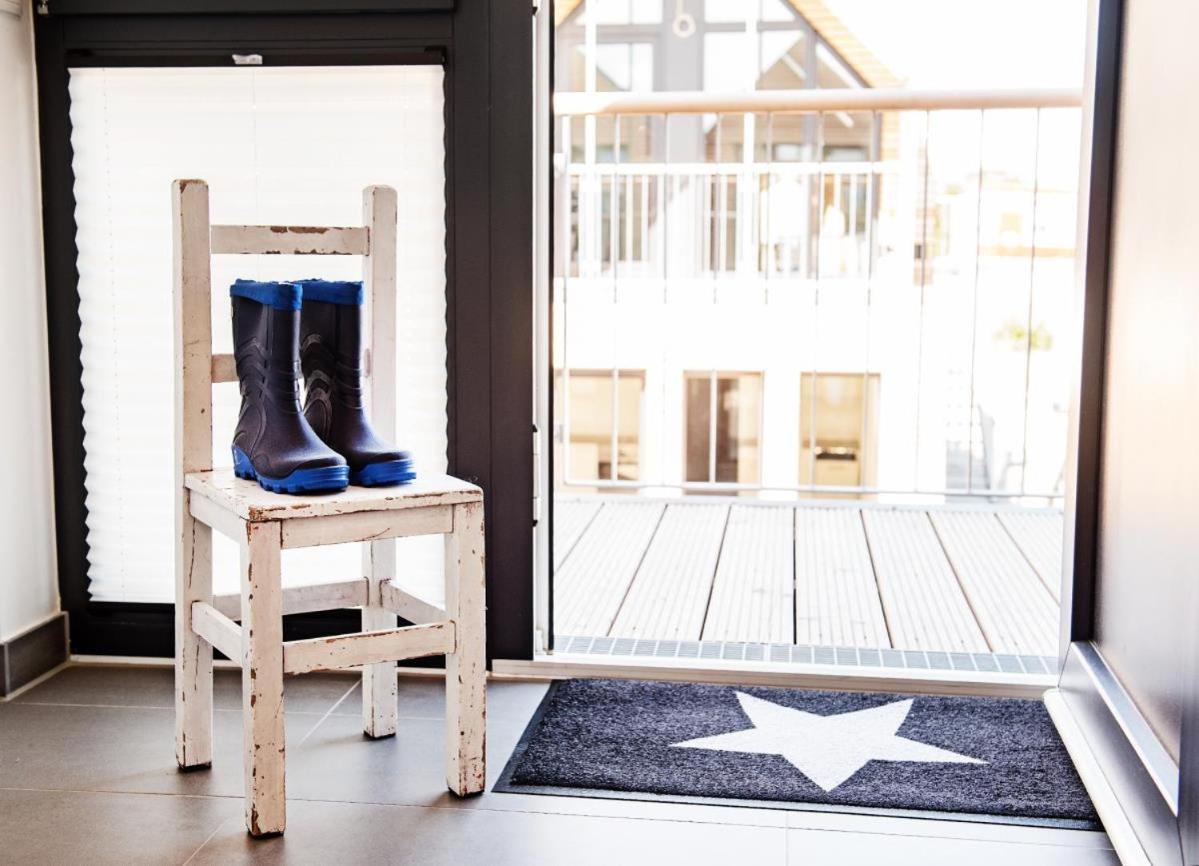 Kleine Krabbe Apartment Busum Bagian luar foto