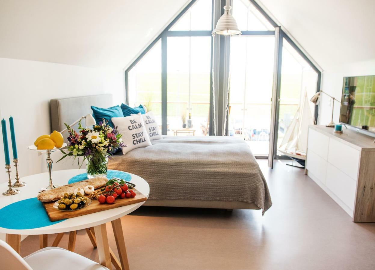 Kleine Krabbe Apartment Busum Bagian luar foto